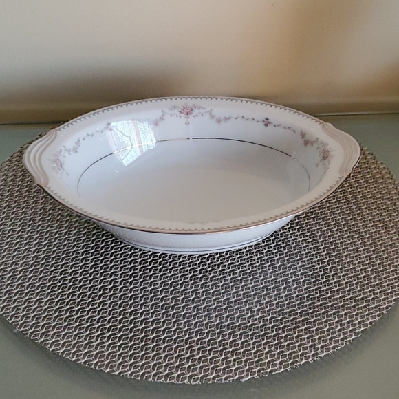 Noritake Fairmont 10 1/2" Oval Vegetable Bowl